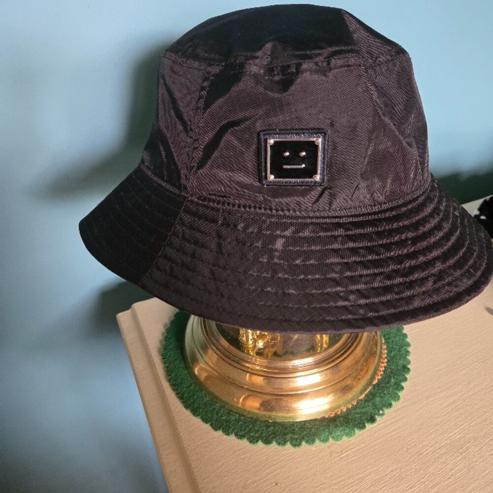 Acne Studios (FACE) bucket hat